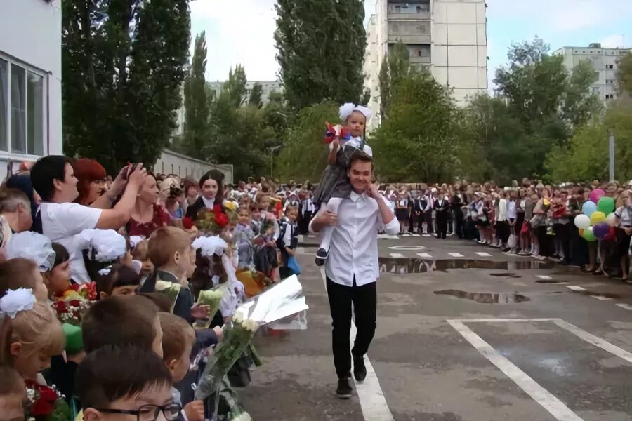 44 школа волгоград. Учителя школы 134 волгоград. 134 школа волгоград красноармейский район. Школа 134 дарование волгоград. Учителя школы 134 волгоград.