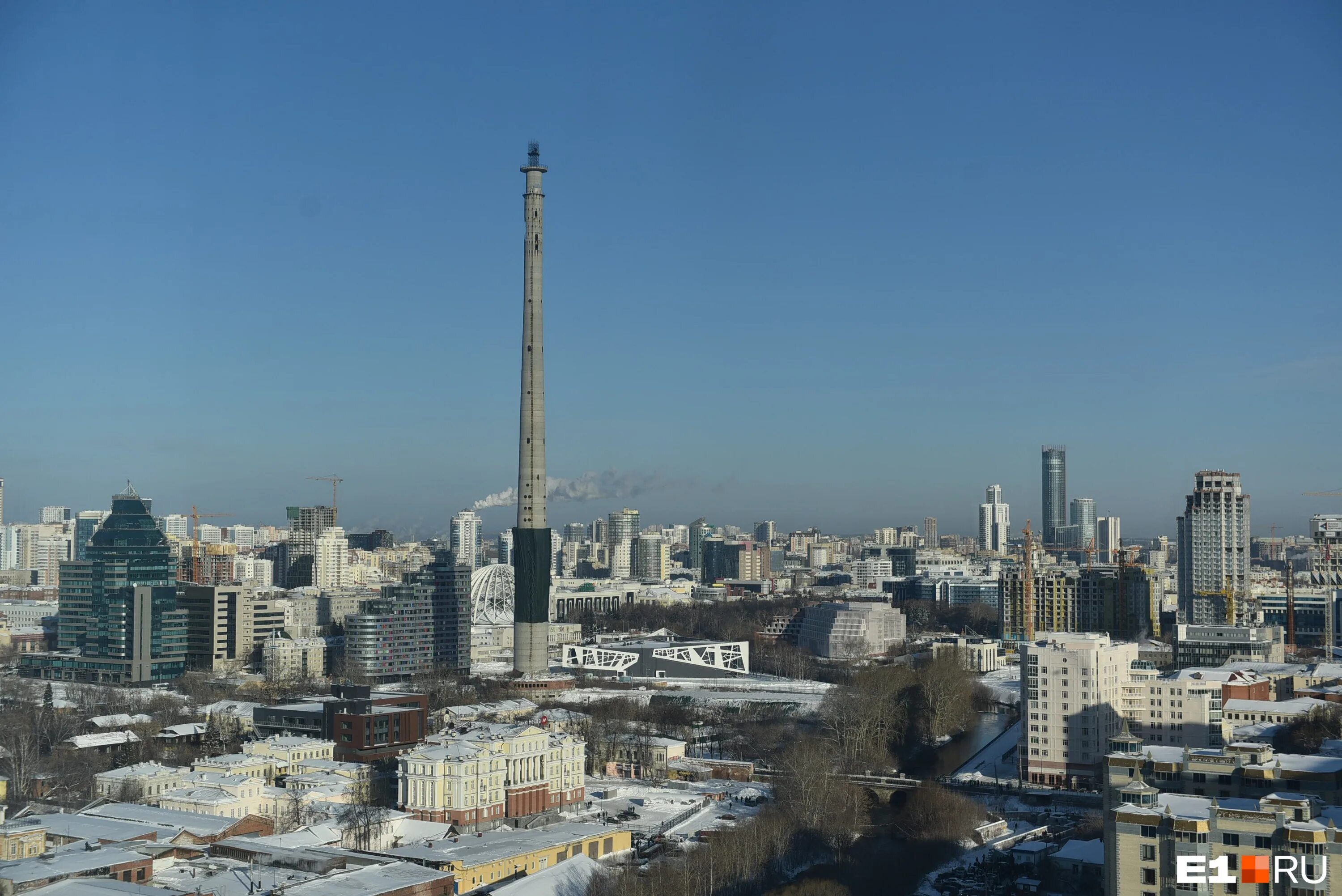 Башня екб. Екатеринбургская телебашня. башня екатеринбург. недостроенная телебашня в екатеринбурге. башня у цирка в екатеринбурге.