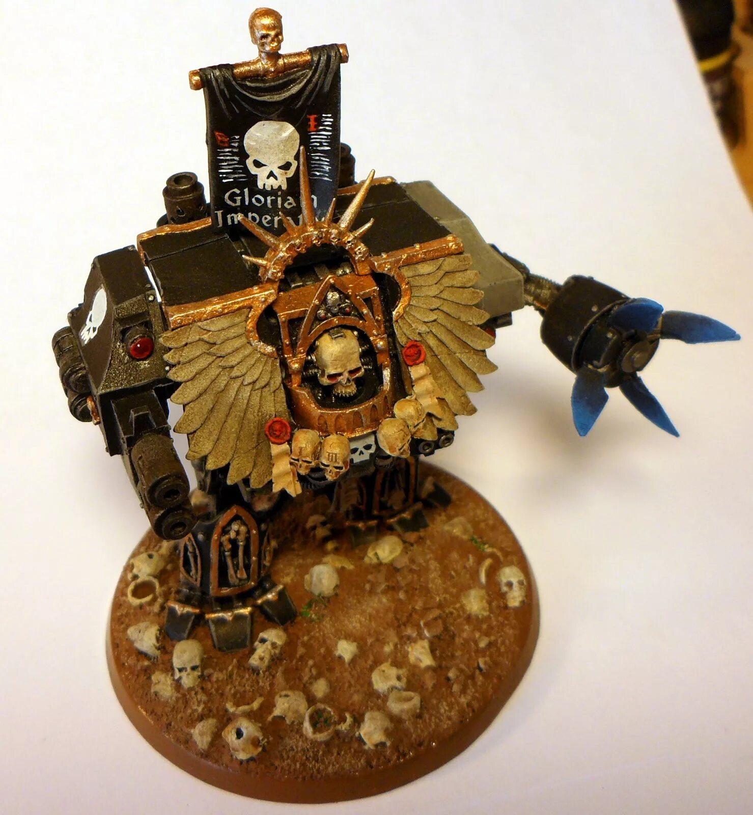Крозиус. Chaplain dreadnought. вархаммер 40000 реликторы. chaplain venerable dreadnought. крозиус аквилум.