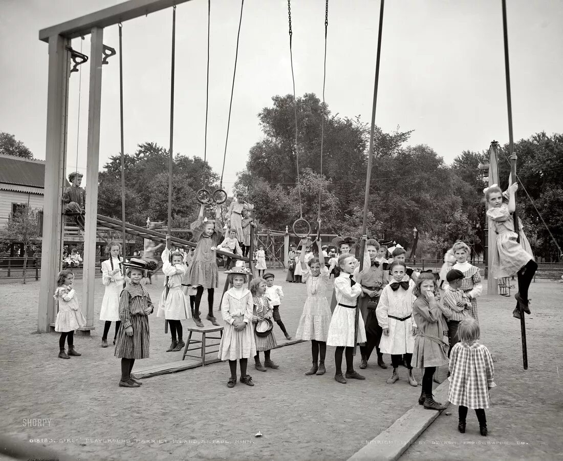 Детские фото история. Детские площадки 1900 годов. детские площадки в начале 20 века. детские площадки 1930. детских садов в начале xx века.