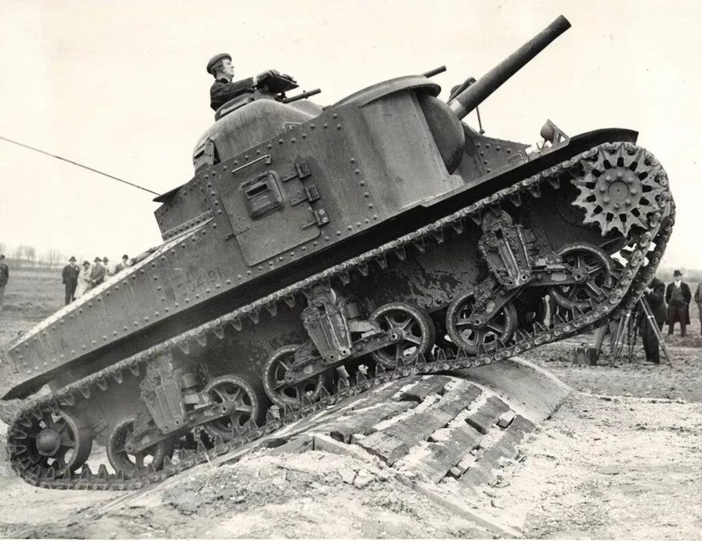 М з ли. Танк США m3 Lee. М3 Лее танк. Танк м3 Грант. М-3 танк США.