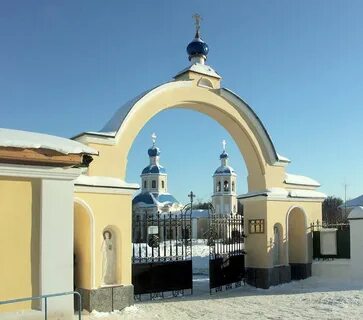 Церковный двор