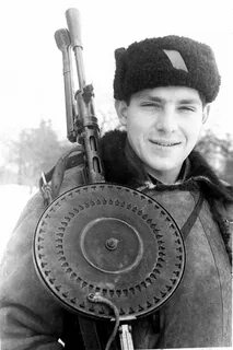 Героями партизанами были