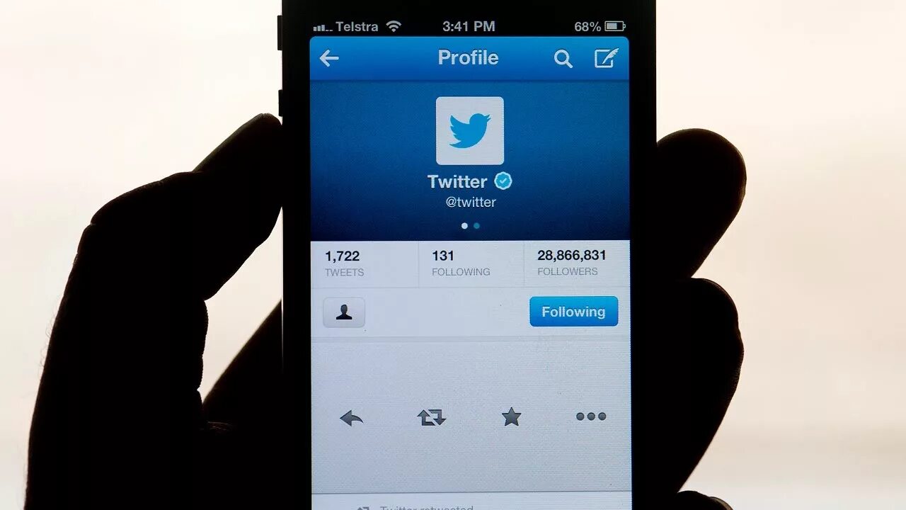 Твиттер профили. Твиттер телефон. Твиттер профиль. Twitter profile. Профиль для тв.
