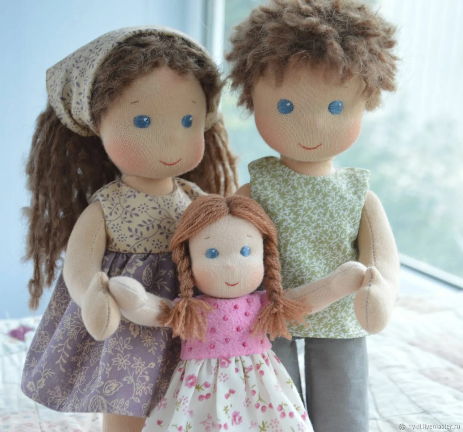Кукла дочки матери. Вальдорфская кукла. Вальдорфская кукла в детском саду. Вальдорфская кукла семья. Кукла дочка.