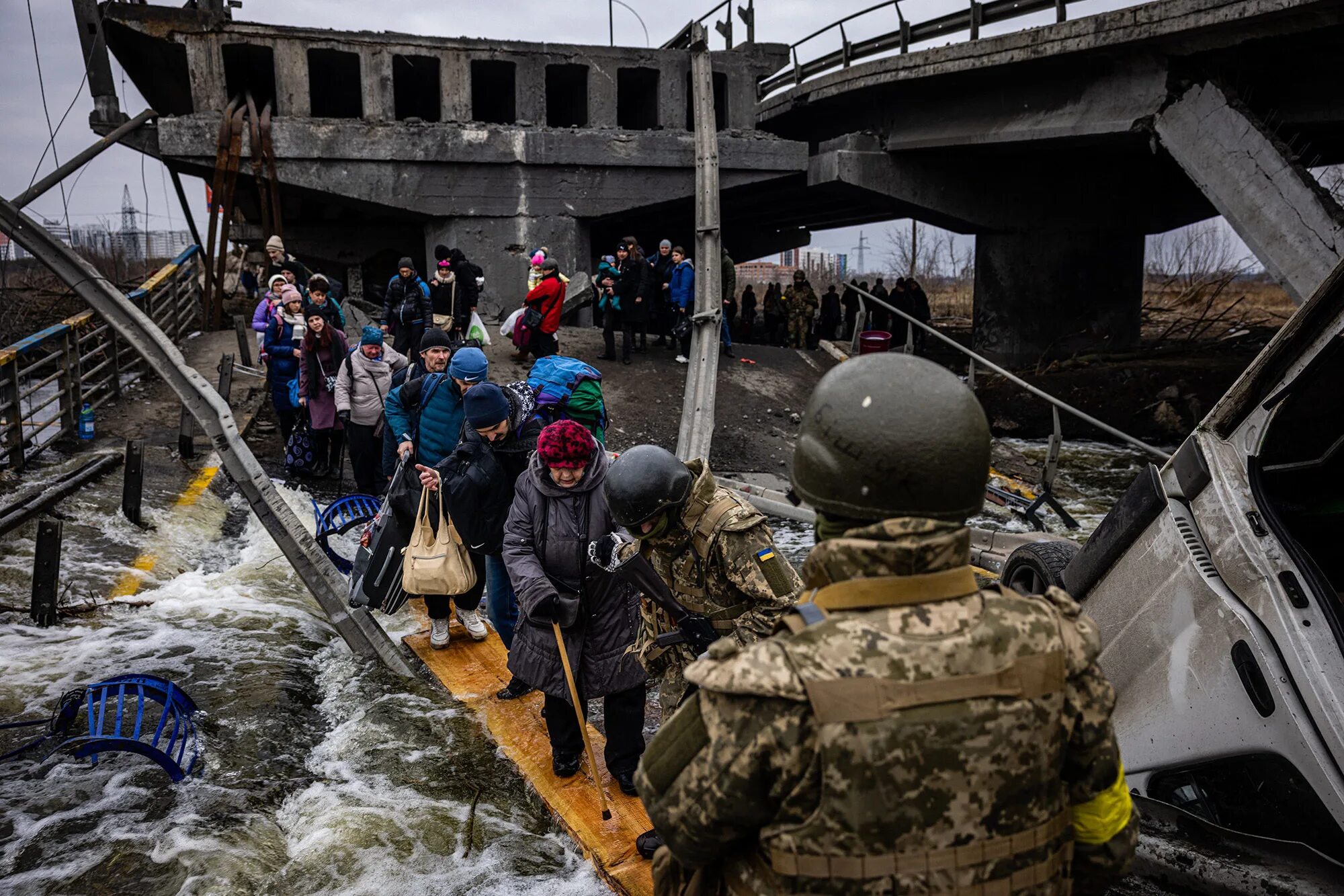 События в киеве сегодня. Разрушенный мост.