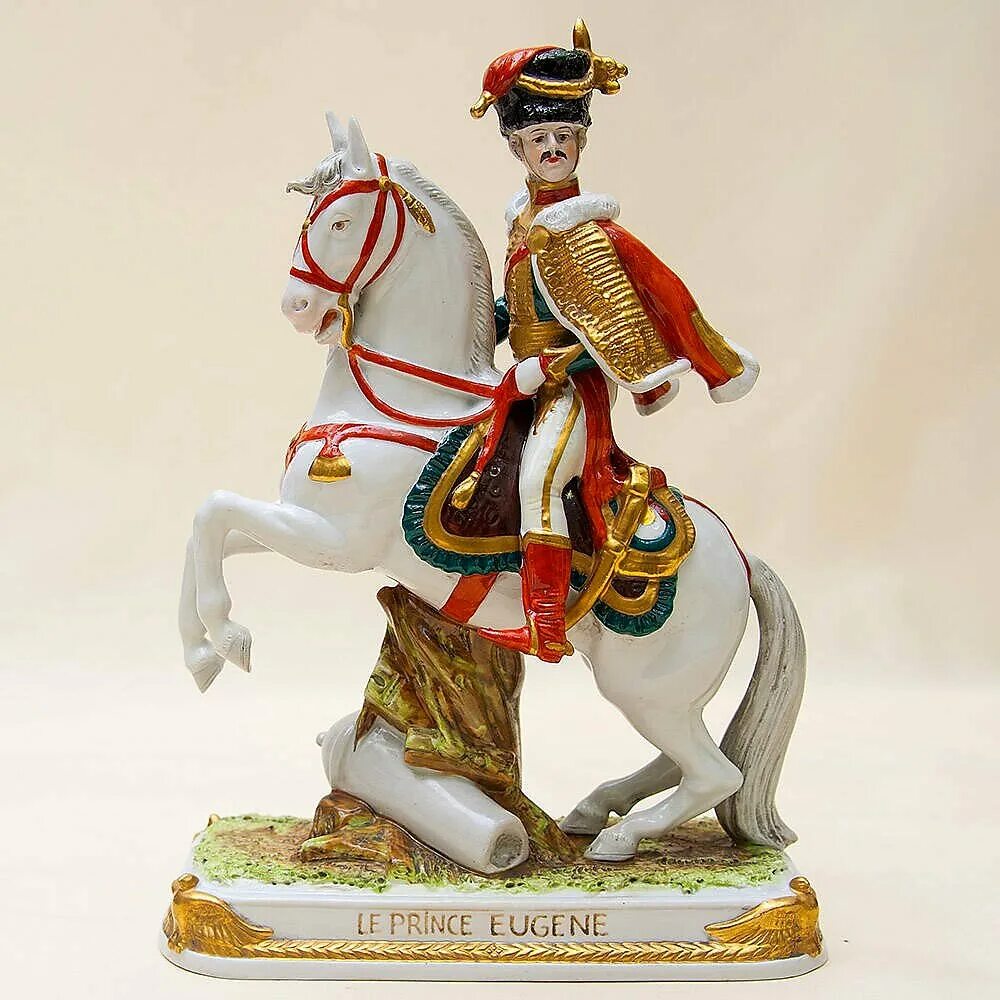 Scheibe-Alsbach статуэтки солдат. Статуэтка принц. Фигурка принца. Фарфоровая статуэтка принц на лошади.