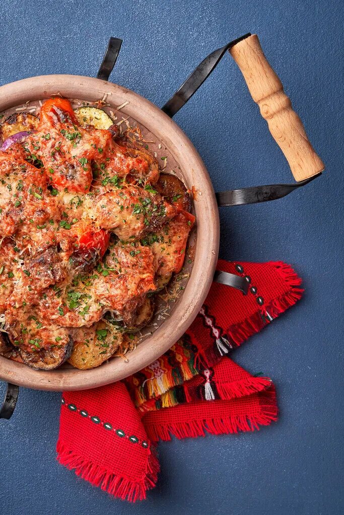 ресторан булгур екатеринбург горького. булгур ресторан екатеринбург. красный булгур. болгарская кухня. эверест горького 69/1.