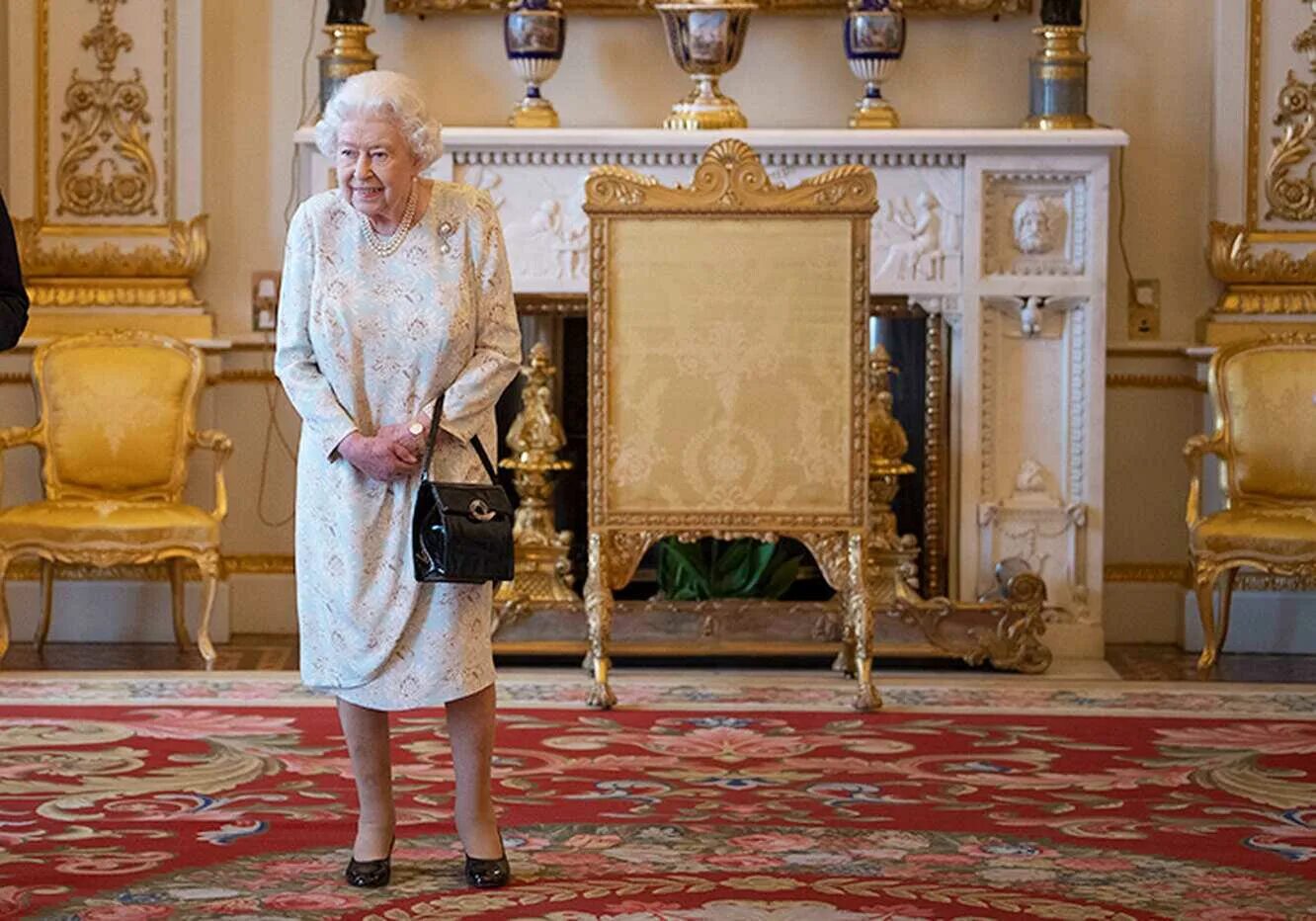 Королевские обиды. Англия Букингемский дворец и Королева.