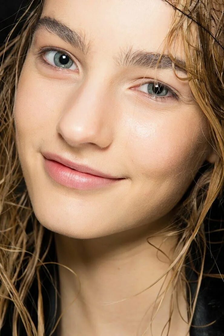 Натуральная красота. Красивая сияющая кожа. Природная красота девушек. Красивые естественные девушки. Про естественную красоту.