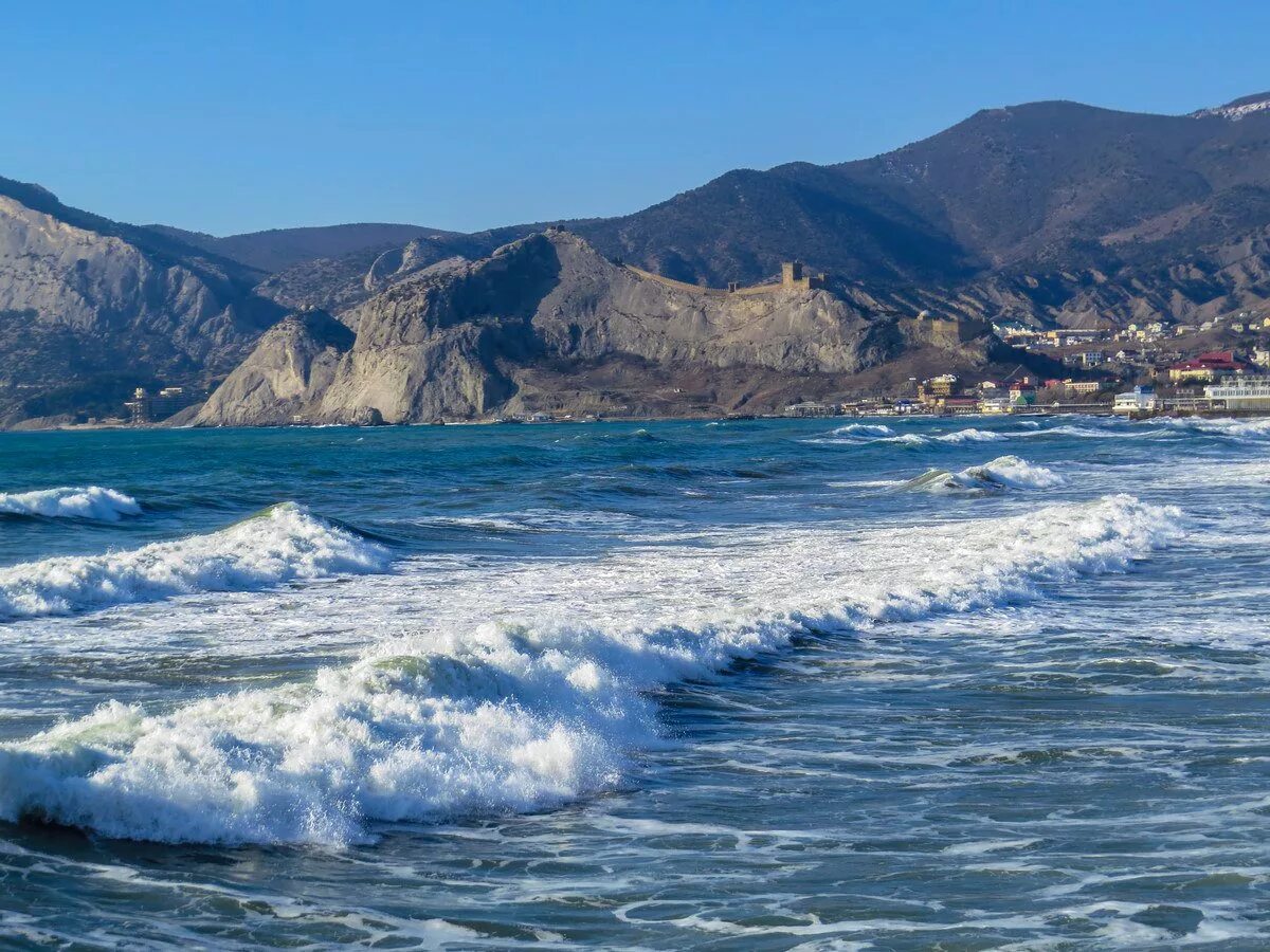 Бухта капсель судак. Судак море. Судак 2023. Судак море. Зеленая бухта крым судак.