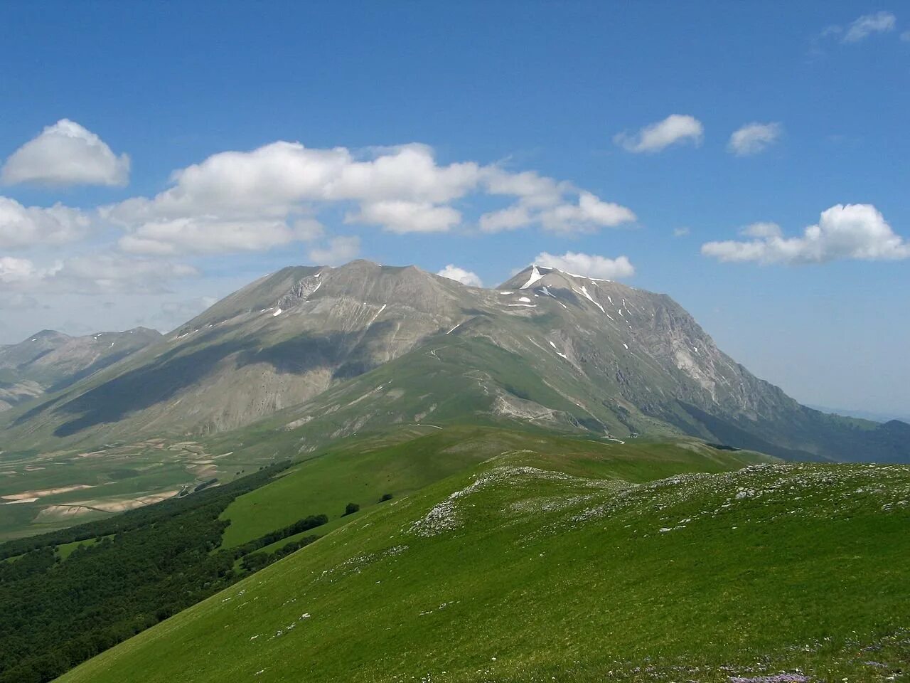 Является гора