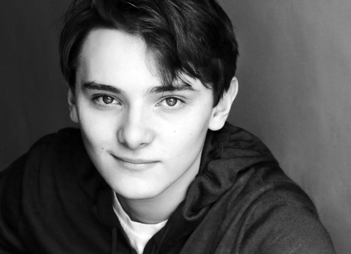 Луис дэвисон. Джейк дэвисон плимутский стрелок. Луис дэвисон. Луис дэвидсон. Милуниэль луи.