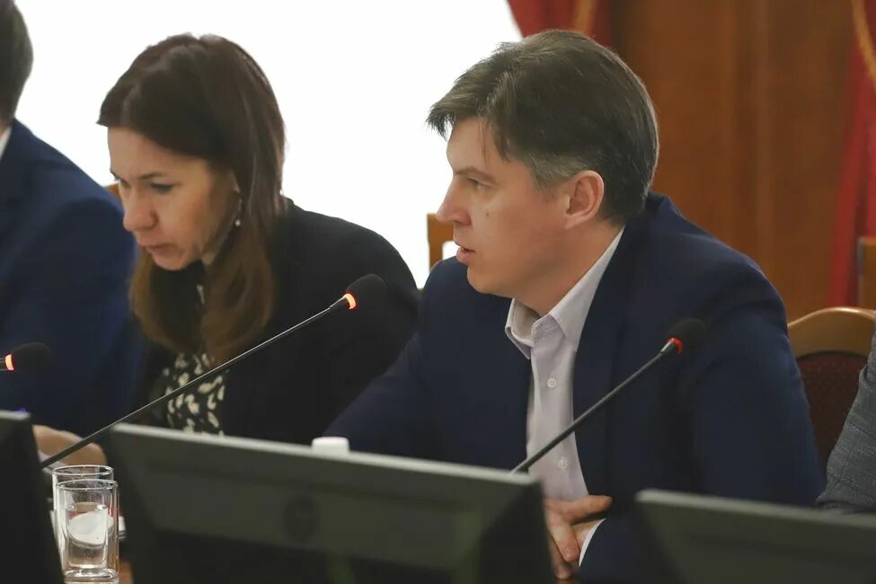 Обсуждаемые новости. Законодательное собрание новосибирской области кива. Протесты в екатеринбурге. Встреча. Обсуждаемые новости.