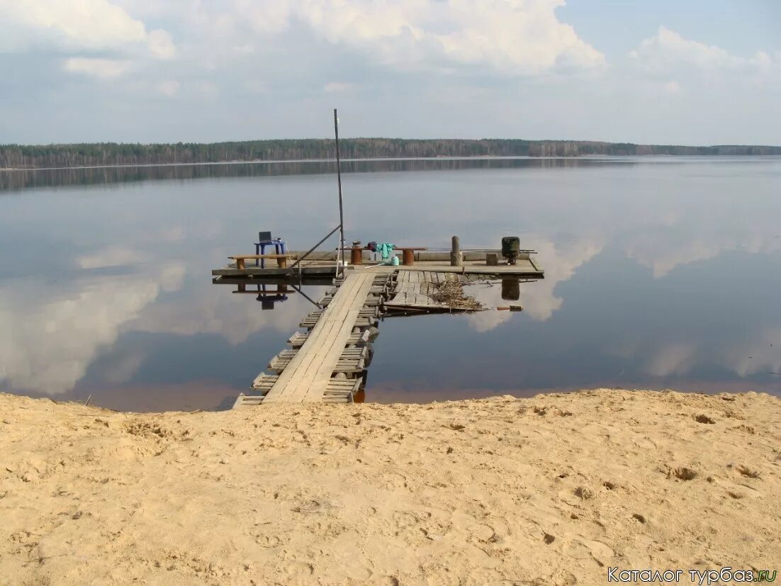 Песчаный берег торжественно вручить. Песчаный берег Чечевичи база отдыха. Чигиринское водохранилище. Усадьба в Песочном. «Чигиринка» базы.