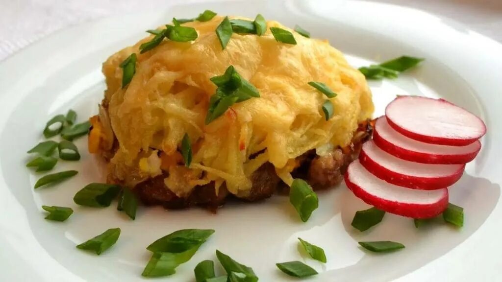Стожки - блюдо из мясного фарша. Котлета стожок. Стожки под шубой. Стожки. Стожки говяжьи.