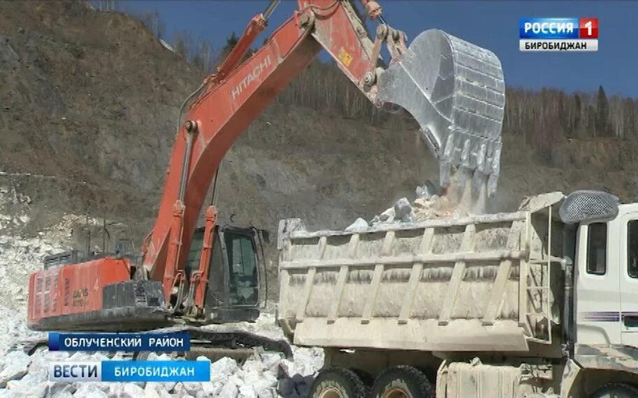 Кульдурский бруситовый карьер. Бруситовый рудник. Бруситовый рудник. Кульдурское месторождение брусита. Брусит минерал.