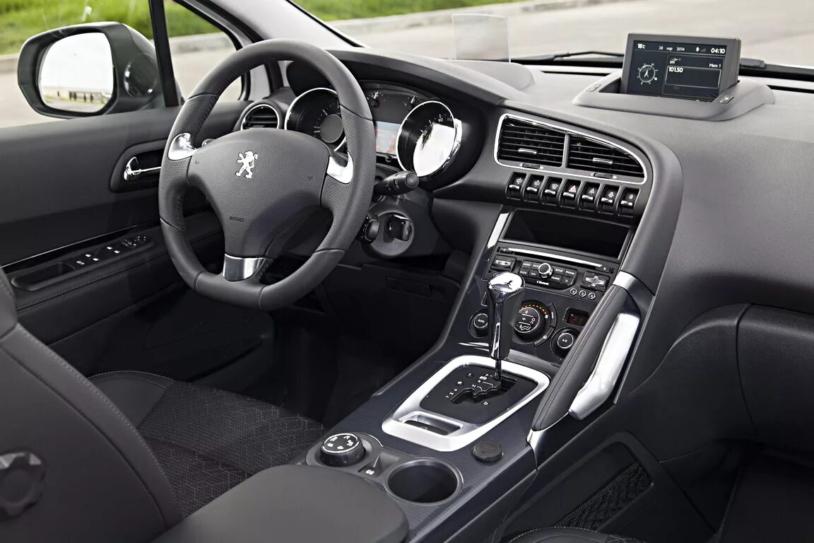 Peugeot 3008 2012. Пежо 3008 салон. Peugeot 3008 салон. Peugeot 3008 2015 Interior. Peugeot 3008 2012 салон.