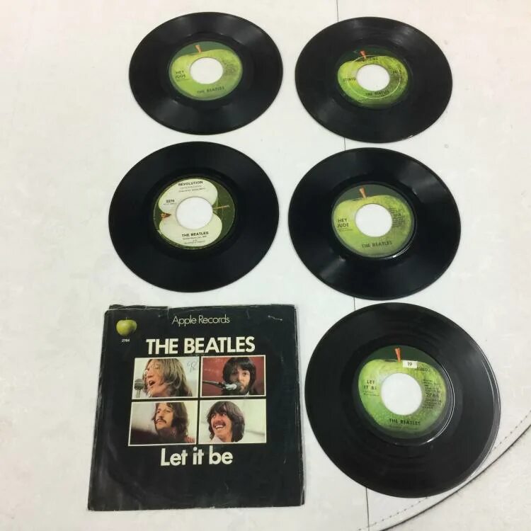 Beatles xmas. Виниловый проигрыватель. 1 various artists. Beatles records. Битлз 1.