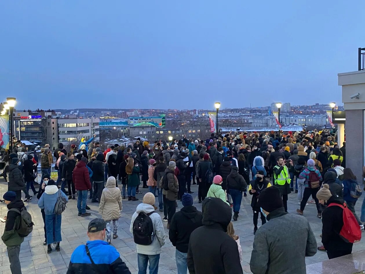 Митинг в Иркутске. Митинг в Иркутске 23 января. Митинг в Иркутске сегодня. Митинг в Иркутске сейчас. Канал россия на сегодня иркутск