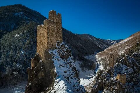 Башни в горе