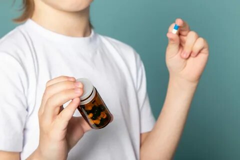 Какие таблетки принимают подростки