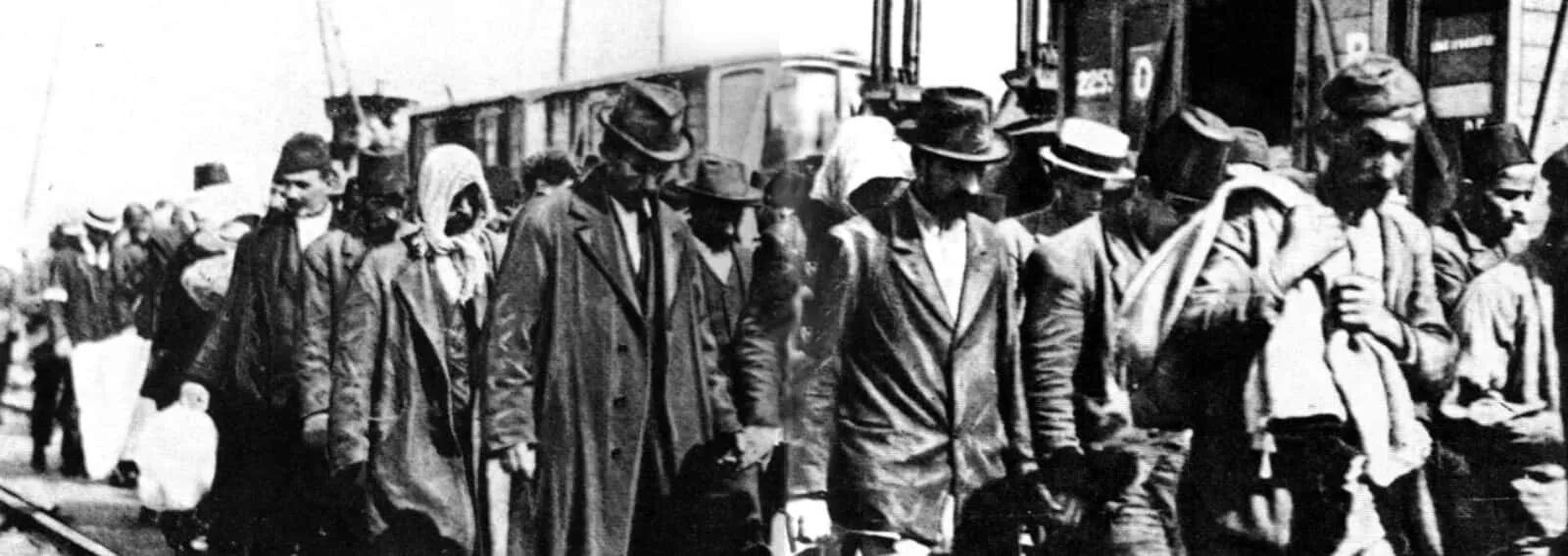 Геноцид армян езидов греков. Геноцид ассирийцев. Геноцид армян ассирийцев и греков. Турецкий геноцид армян и греков. Памятник ассирийцам жертвам геноцида.