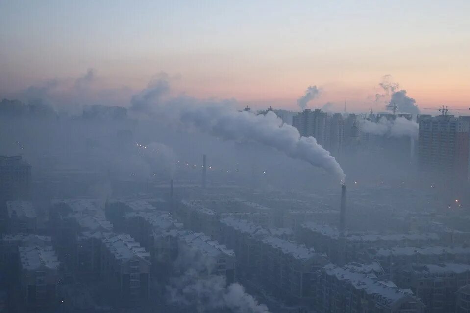 Завод чэмк челябинск. Смог над городом. Линьфэнь китай. Челябинск смок. Фотохимический туман (смог).