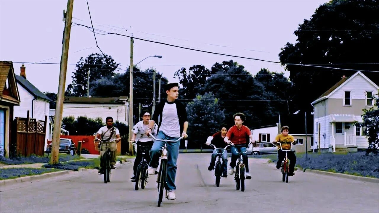 Город дерри штат мэн. Дом в котором жил пеннивайз. Дерри штат мэн оно. Дом пеннивайза. Город дерри штат мэн.