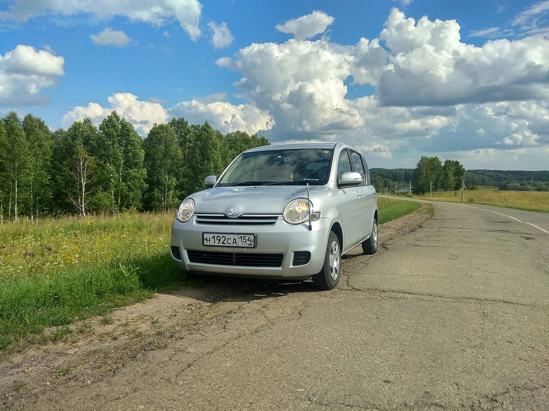 Sienta машина Кемерово. Sienta Кемерово. Тойота Сиента 2013 год. Продажа иномарок кемеровская область