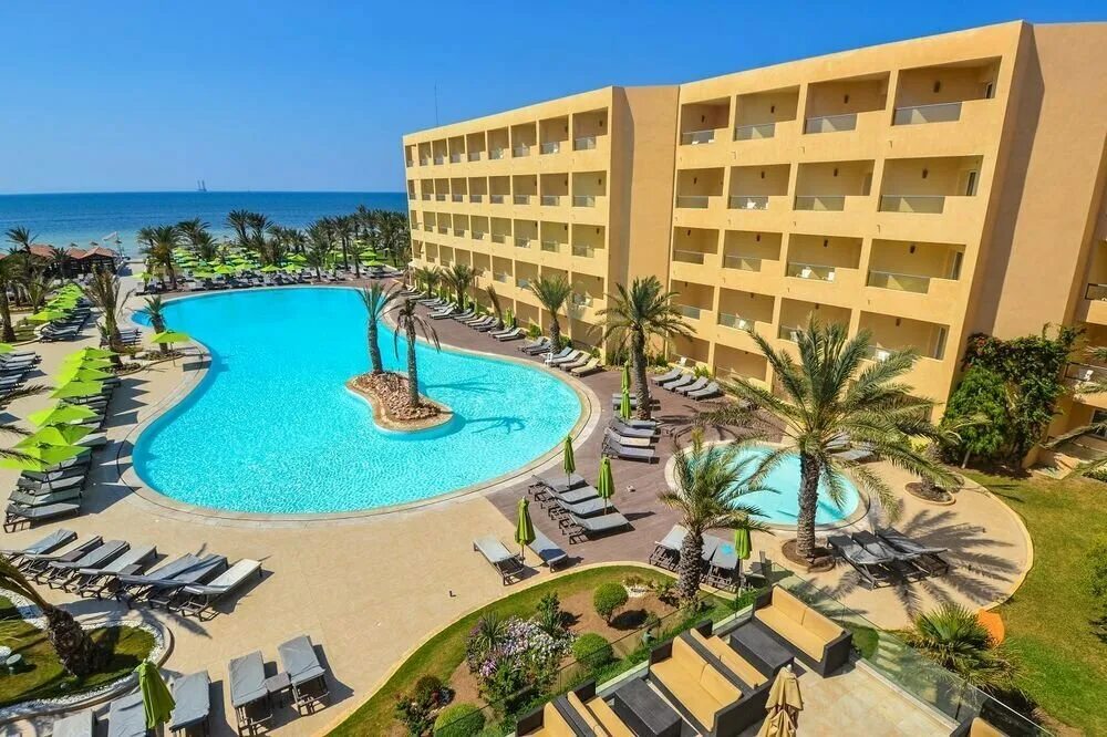 Пляжная вечеринка. Аниматор в отеле. The magnific 5 бодрум. Бич альбатрос хургада. Турция хургада.