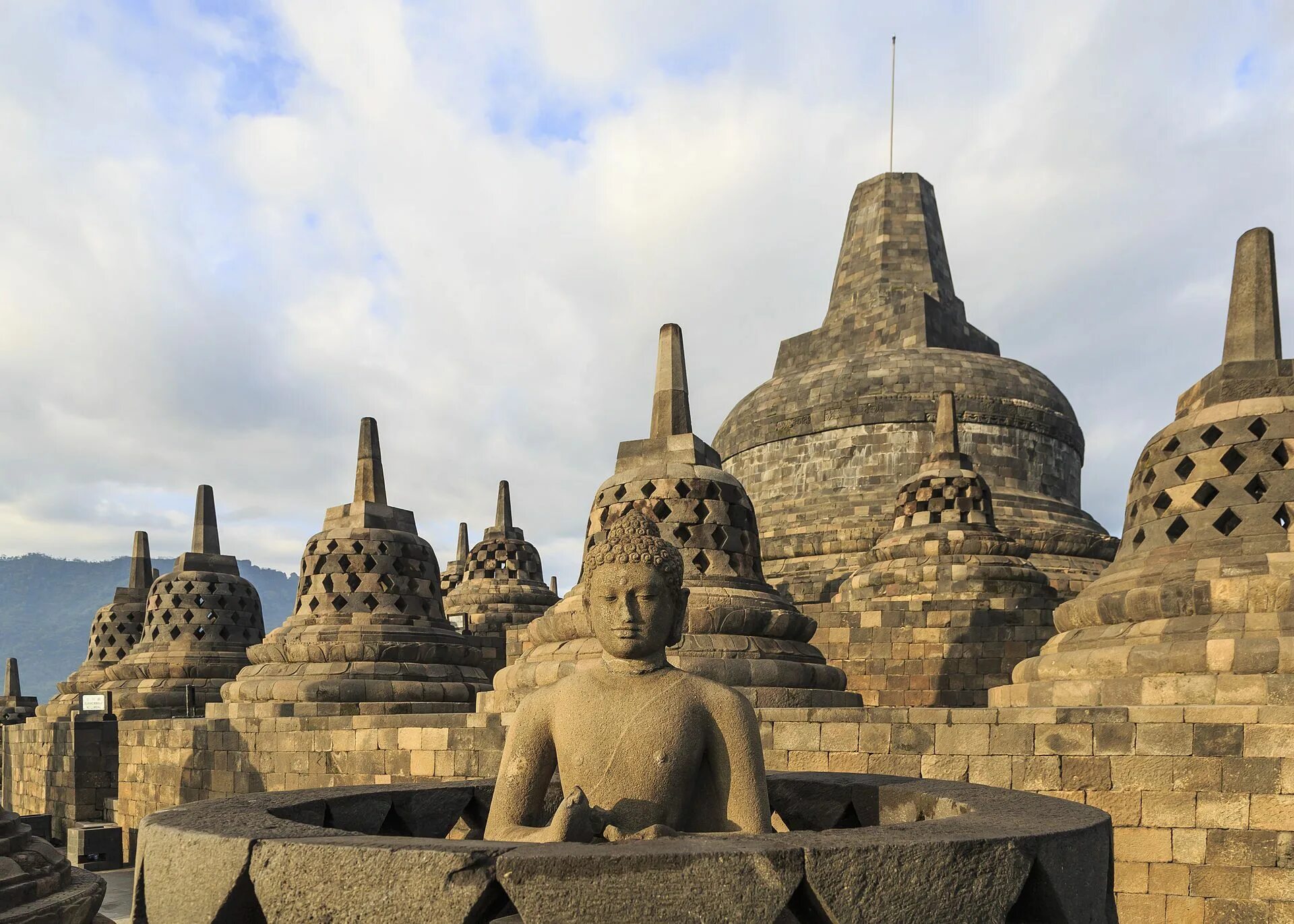 Borobudur Temple..معبد بوروبودر - YouTube