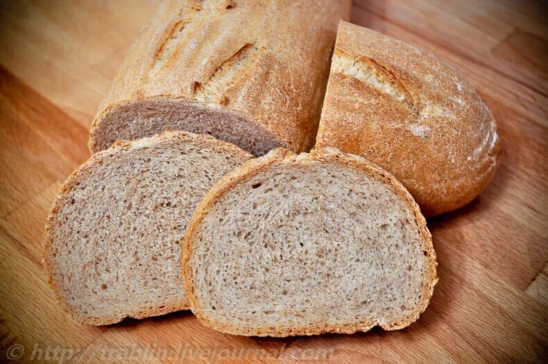 Хлеб отрубной калорийность. Хлеб с отрубями. Хлеб пшеничный с отрубями. Батон отрубной. Хлеб с отрубями ккал.