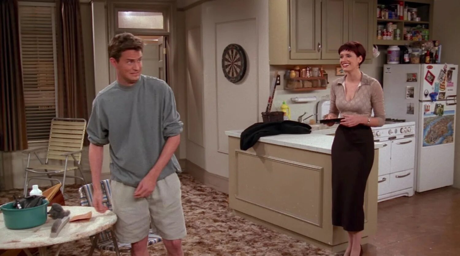 Друзья грязная девушка. Друзья грязная девушка. Грязнуля из сериала друзья. Сериал друзья девушка росса грязнуля. Сериал друзья фиби и рейчел.