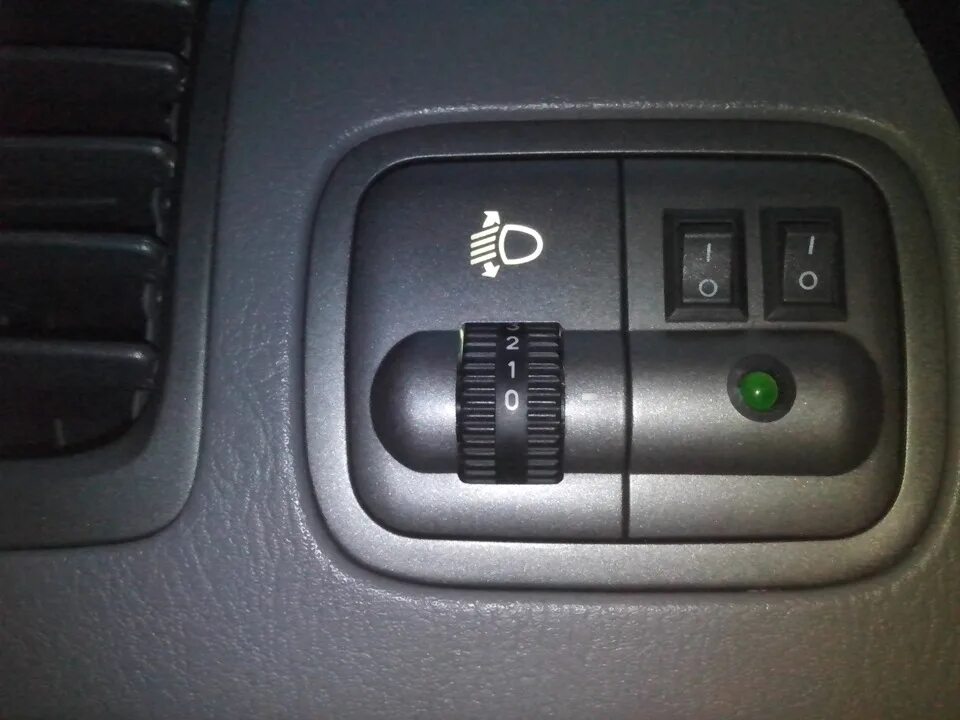 Как снять кнопки птф хендай акцент LED в кнопки противотуманок Hyundai Getz, 1,6 л, 2008 года тюнинг DRIVE2