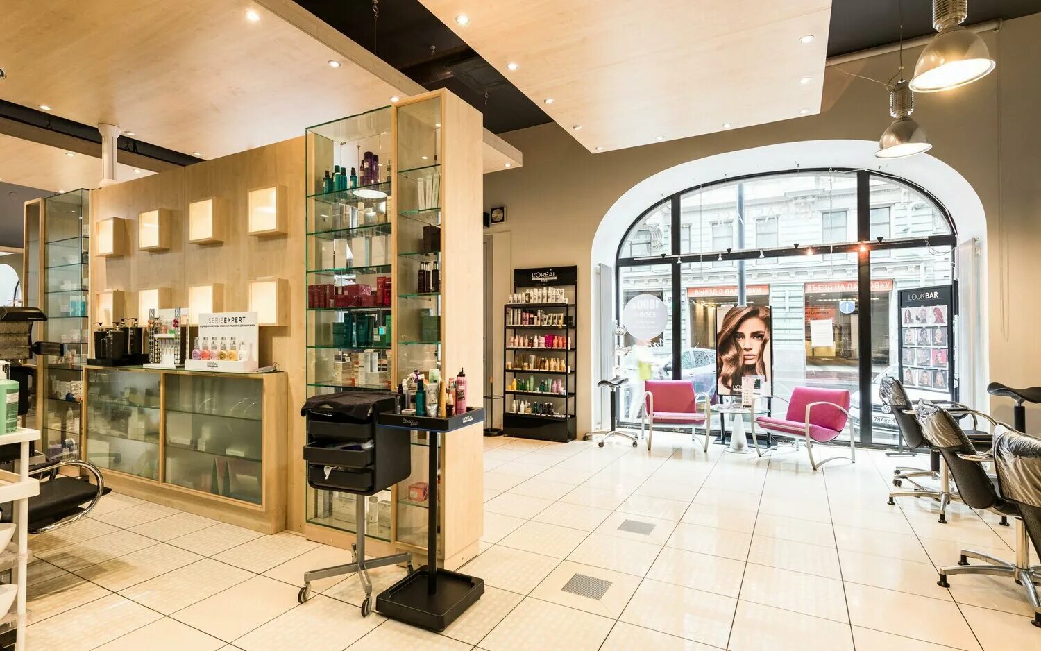 Салон май москва. Парикмахерские товары. Май hair spa ул. Салон красоты май. Суворовский проспект салон красоты.