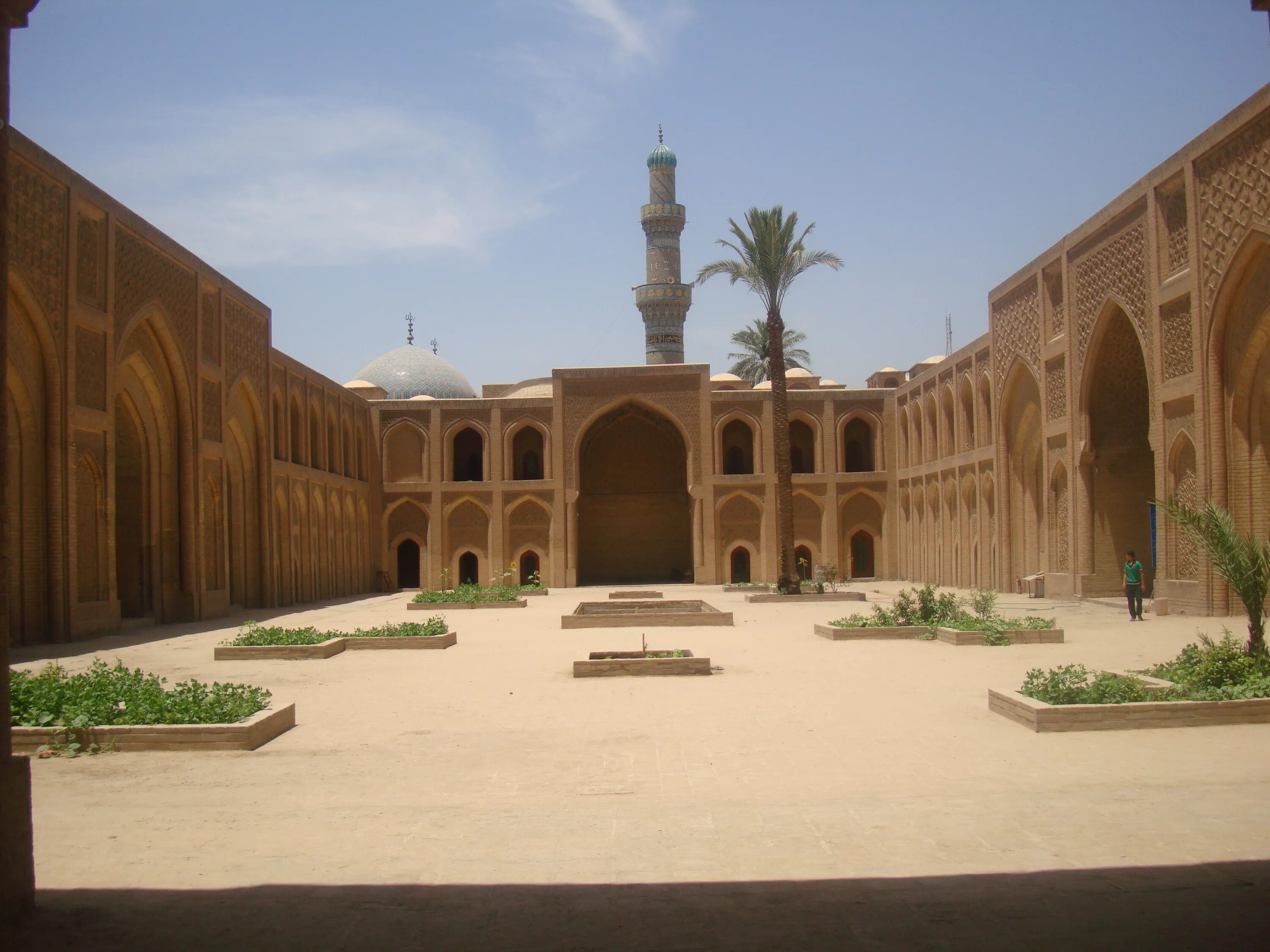 Город столица арабского халифата. Дворец Халифа в Багдаде. Дворец Аббасидов в Багдаде. Медресе Мустансирия в Багдаде.