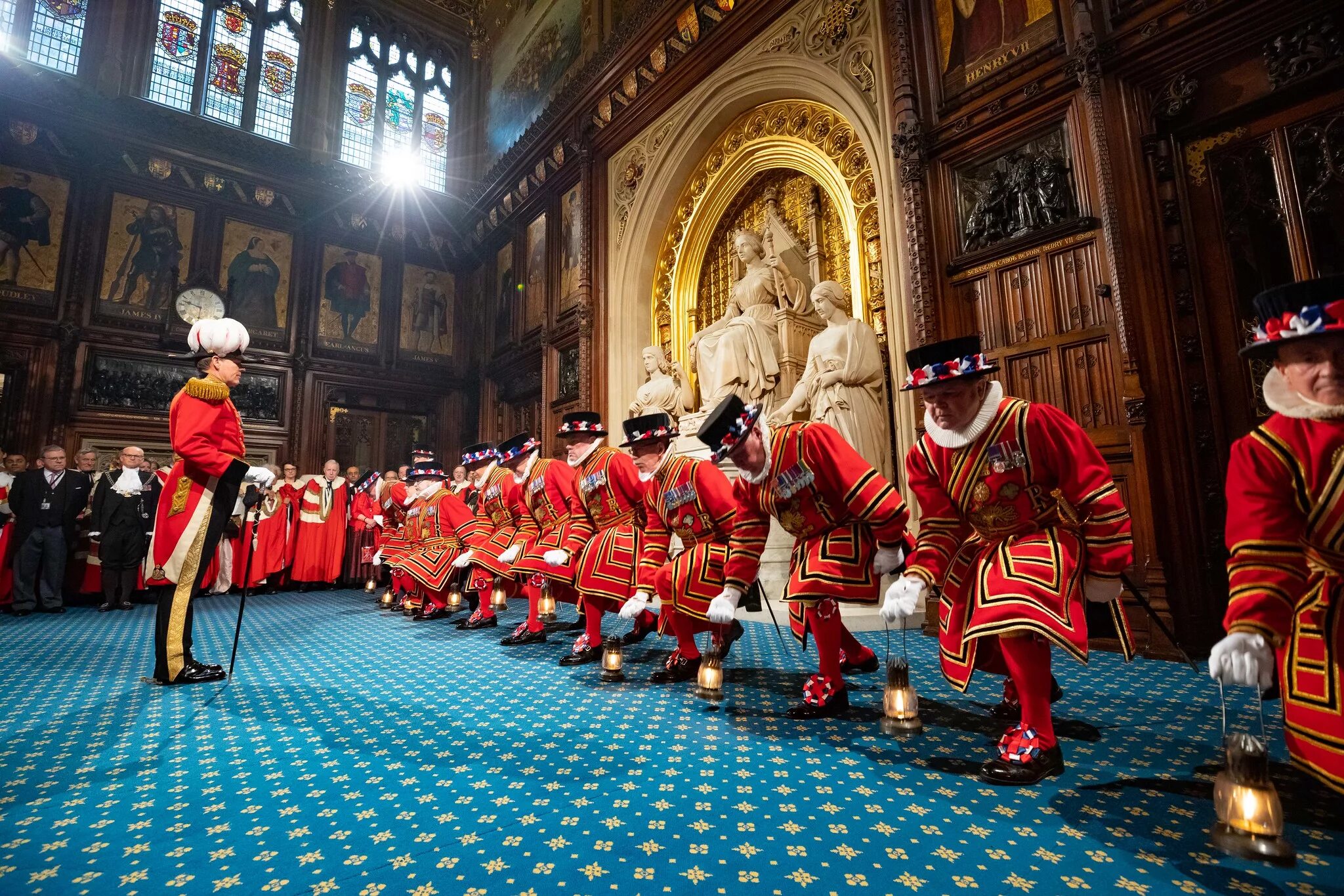 History and traditions. Монарх Великобритании палата лордов. The State Opening of Parliament праздник. Дворцовые церемонии. Открытие британского парламента традиция.