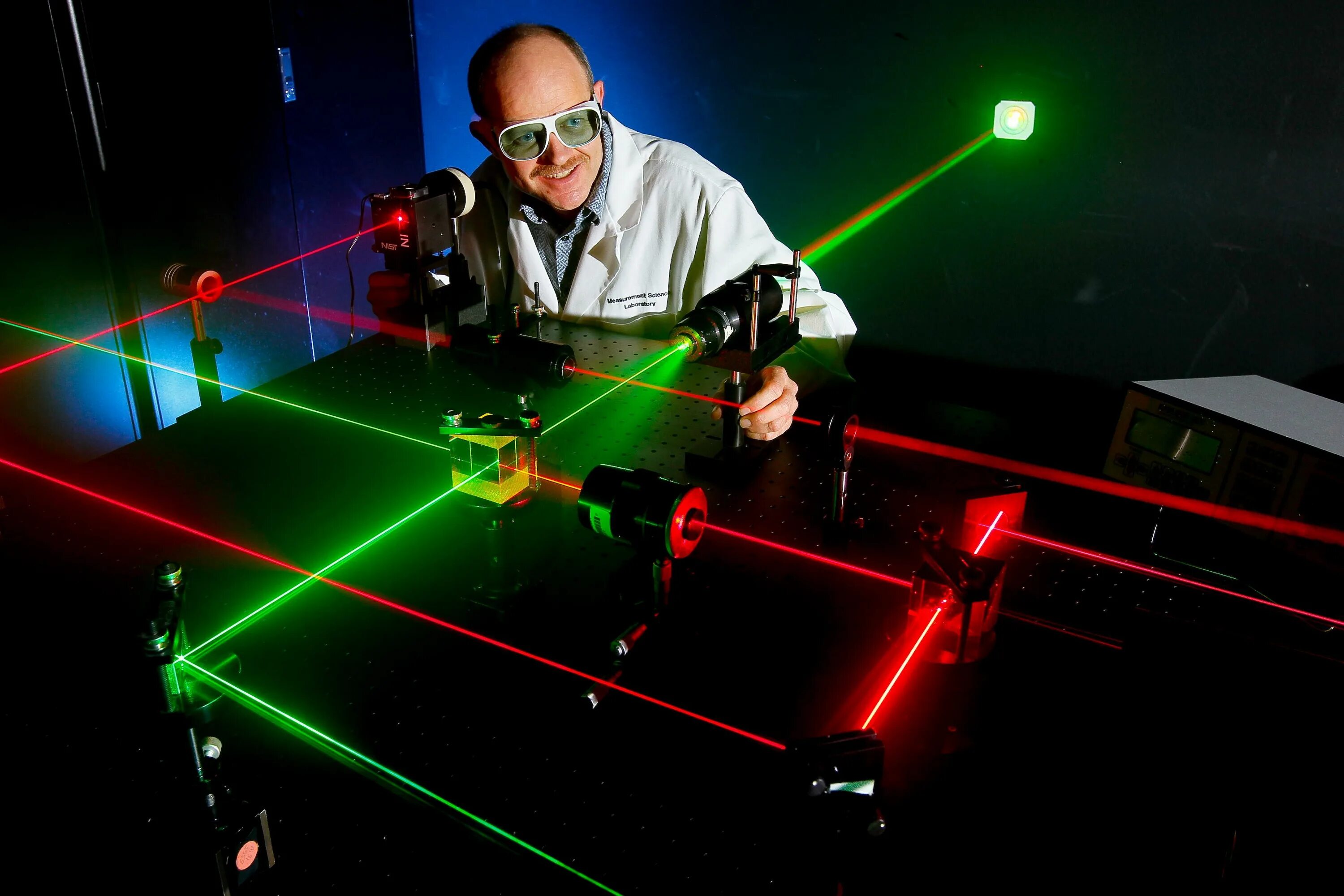 ISRAEL Tests Powerful Laser System - YouTube