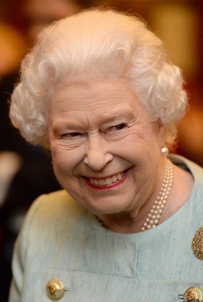 Лицо королевы. Тоник королевы Елизаветы. Фото лица королевы.
