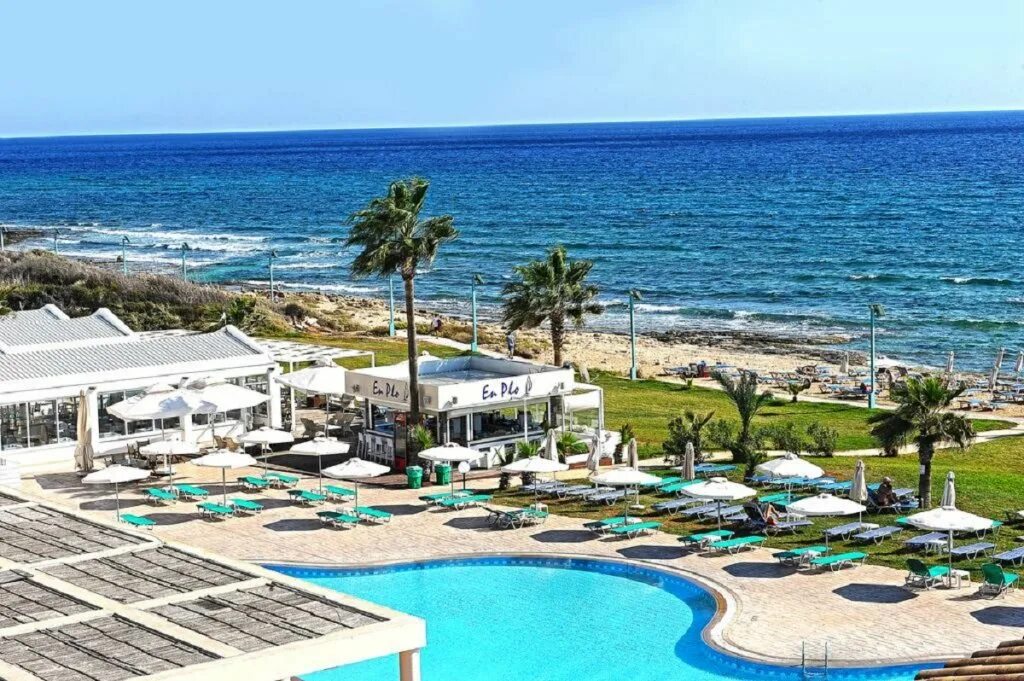 Limanaki beach hotel. Кипр айя напа. Кипр айя-напа отели. Кипр айя-напа отели 4 павло напа бич. Пляж лиманаки кипр.