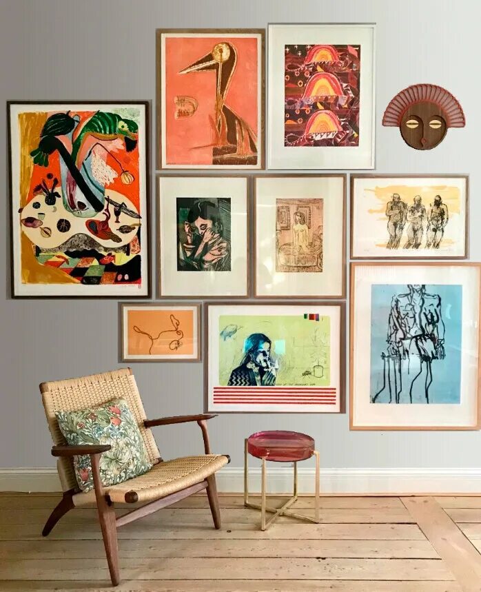 Размещение знаков пожарной безопасности в здании. Техника безопасности при работе с электрооборудованием. Можно ли вывесить. Украшение стены фотографиями на верёвочке. Сиз электробезопасности в электроустановках до 1000в.