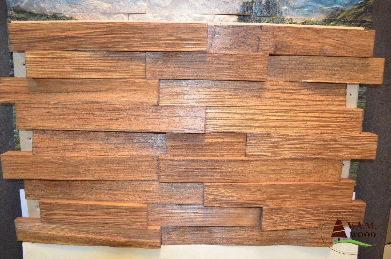 рейки из натурального дерева. колотая доска. колотая доска. декоративные деревянные панели. декоративная стенка из колотых дощечек.