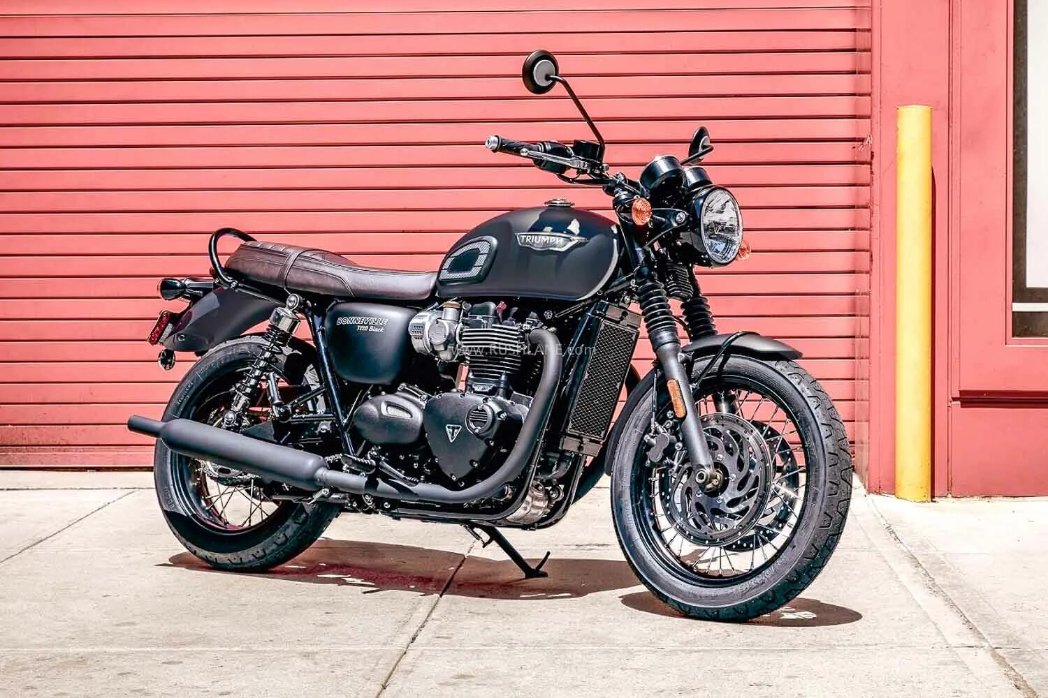 Триумф блэк. Triumph bonneville t120 black. triumph bonneville t100 black. мотоцикл triumph bonneville t120 black. мотоцикл триумф бонневиль т 100.