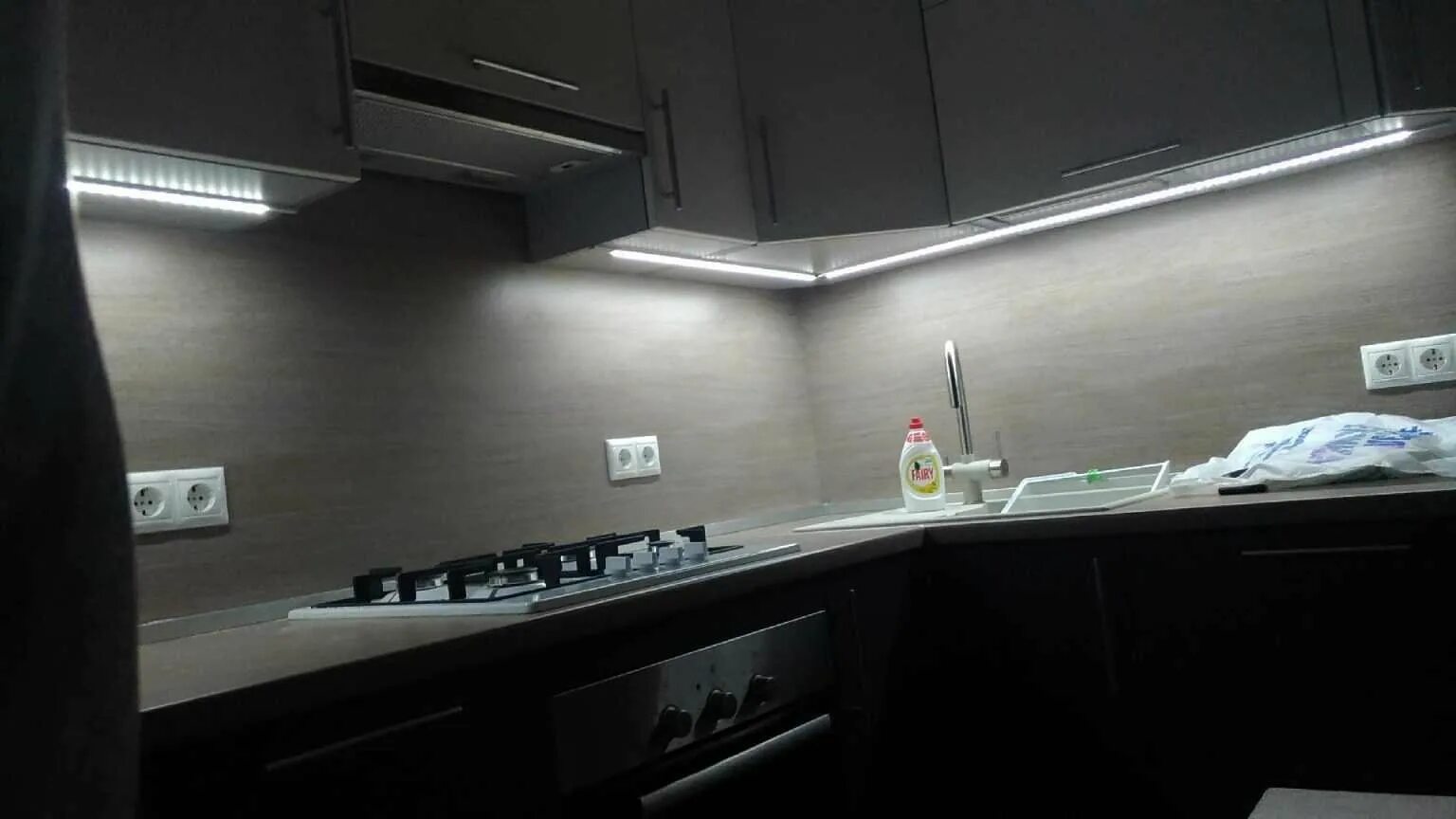 Выключатели на кухню под светодиодные ленты