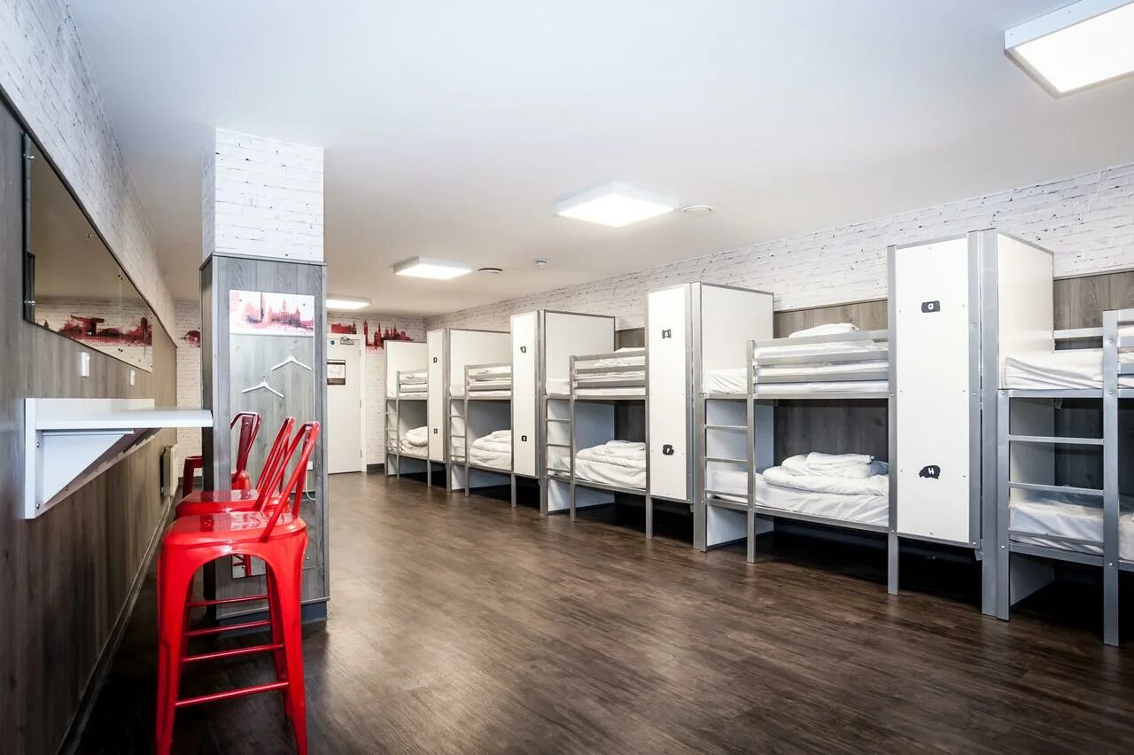 отделка офисного здания. общежитие нежилое помещение. дизайн хостела. общежитие нежилое помещение. подъезд коридорного типа.