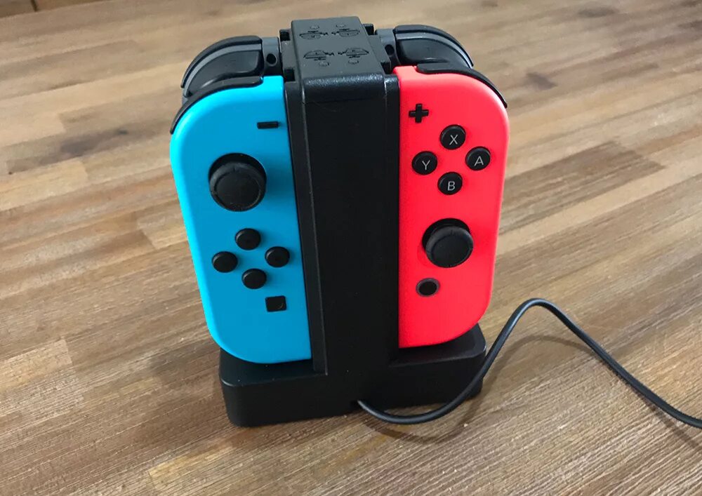 Как заряжать joy. Свитч джойконы. геймпад nintendo switch зарядка. как заряжать нинтендо свитч. зарядка для joy con.