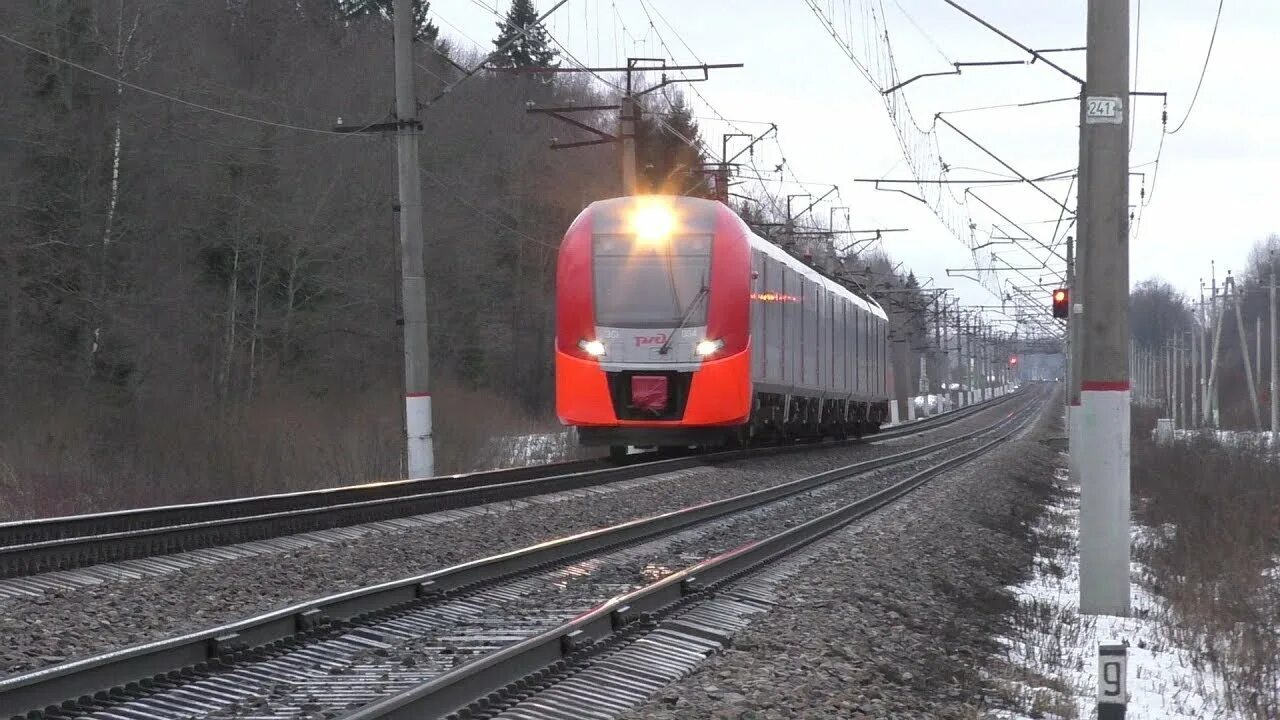 Ласточка Вязьма Москва. Ласточка 716 Смоленск Москва. Ласточка Смоленск Вязьма. Поезд Ласточка Ярцево Сафоново.