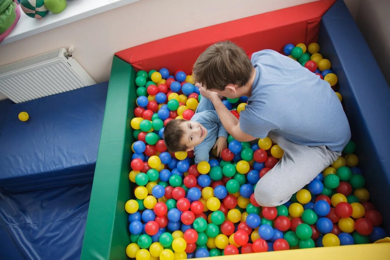 Туннель для сенсорной комнаты. Признаки нарушения сенсорной интеграции у детей. Сенсорная интеграция для детей. Занятия с детьми аутистами. Сенсорная интеграция.