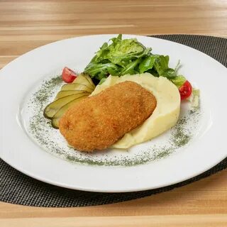 Котлета по киевски с картофельным пюре